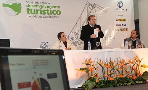 Secretário Valdir Valendowsky no Seminário de Turismo
